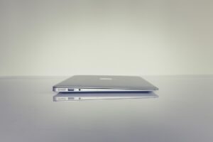 オフィスカジュアルのレンタルメンズはどこで探せる？