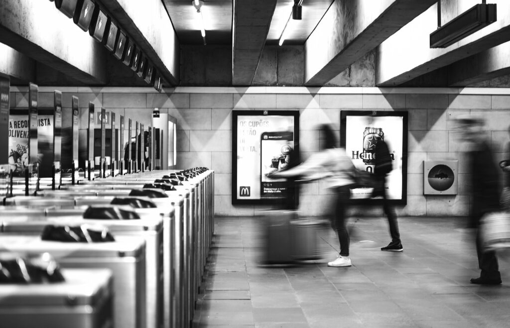 OLの通勤に最適な服はどれですか？