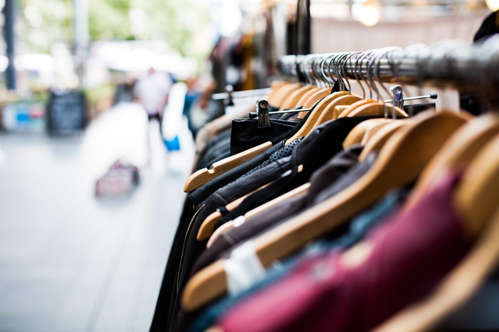 洋服レンタルで延長できるサービスはどこにある？